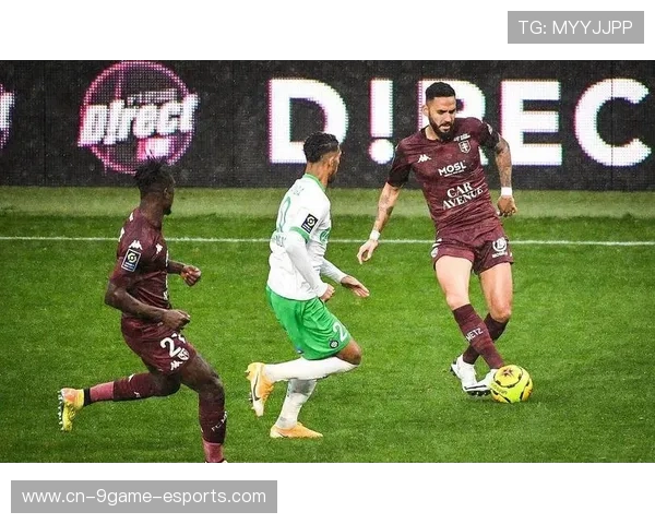 “法甲赛场竞争激烈，豪门争夺宝座”，法甲豪门球队